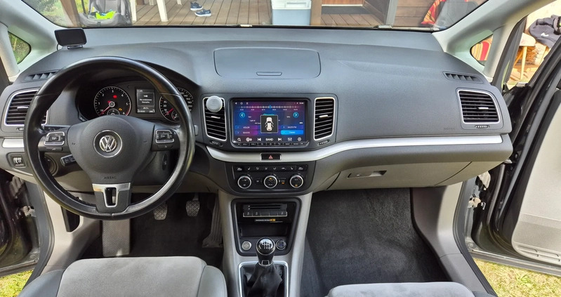 Volkswagen Sharan cena 60500 przebieg: 253000, rok produkcji 2014 z Warszawa małe 704